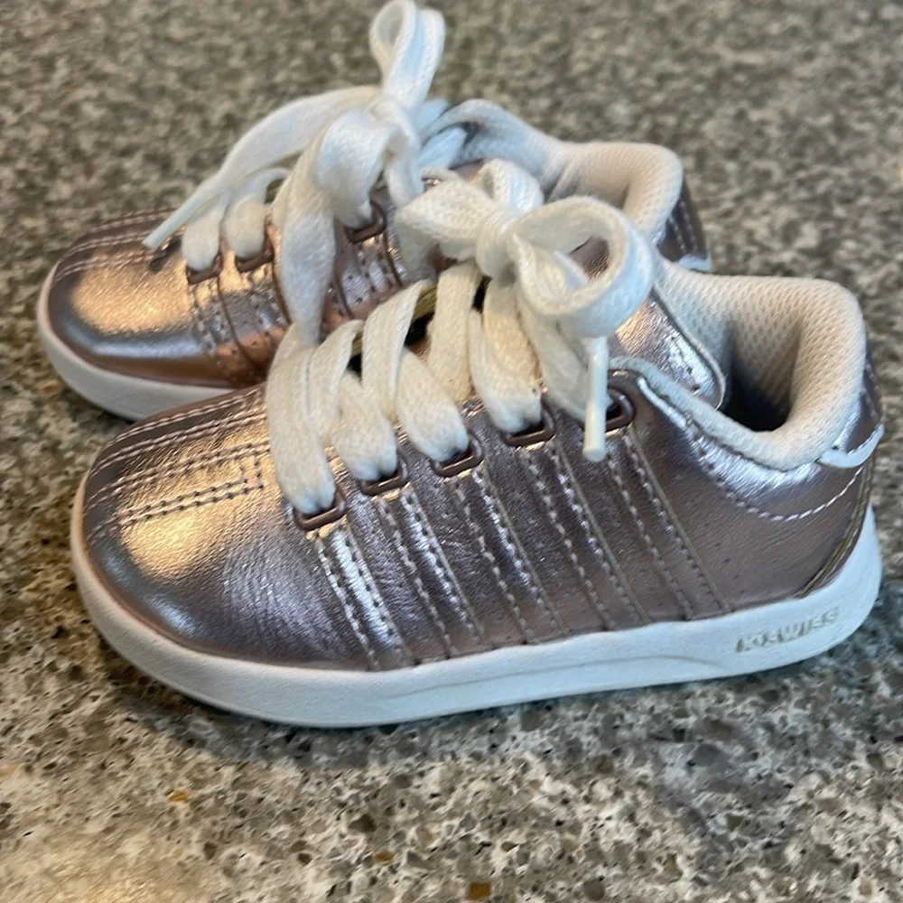 NWT Baby K-Swiss soft metallic pink size 5